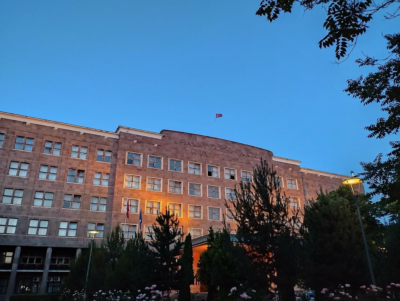 Ankara Üniversitesi Dil ve Tarih-Coğrafya Fakültesi